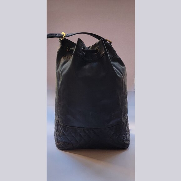 CHANEL X-Large Vintage Drawstring Backpack Black Caviar Leather Quilted bottom - Picture 5 of 14